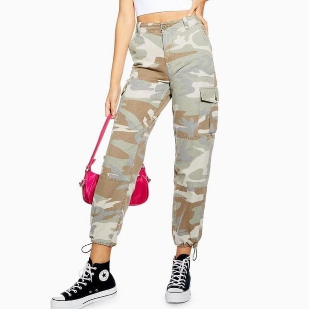 BRAND NEW women topshop camo cargo pants size US 8